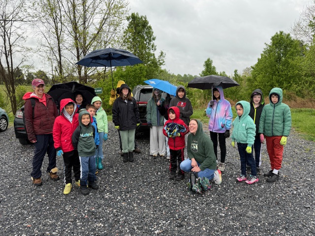 B’Yachad Sunday School – Invasive Species Removal in the Rain